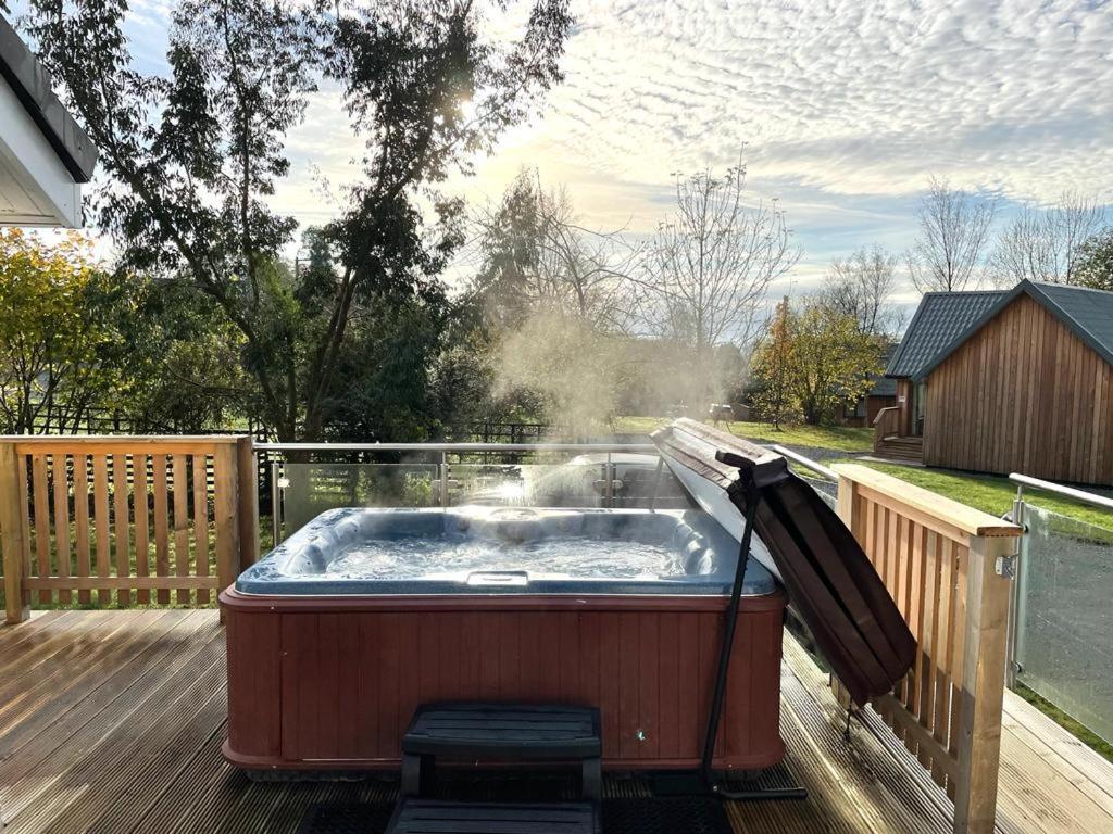 Sparrowhawk Cottage With Hot Tub Ньютон-Стьюарт Екстер'єр фото