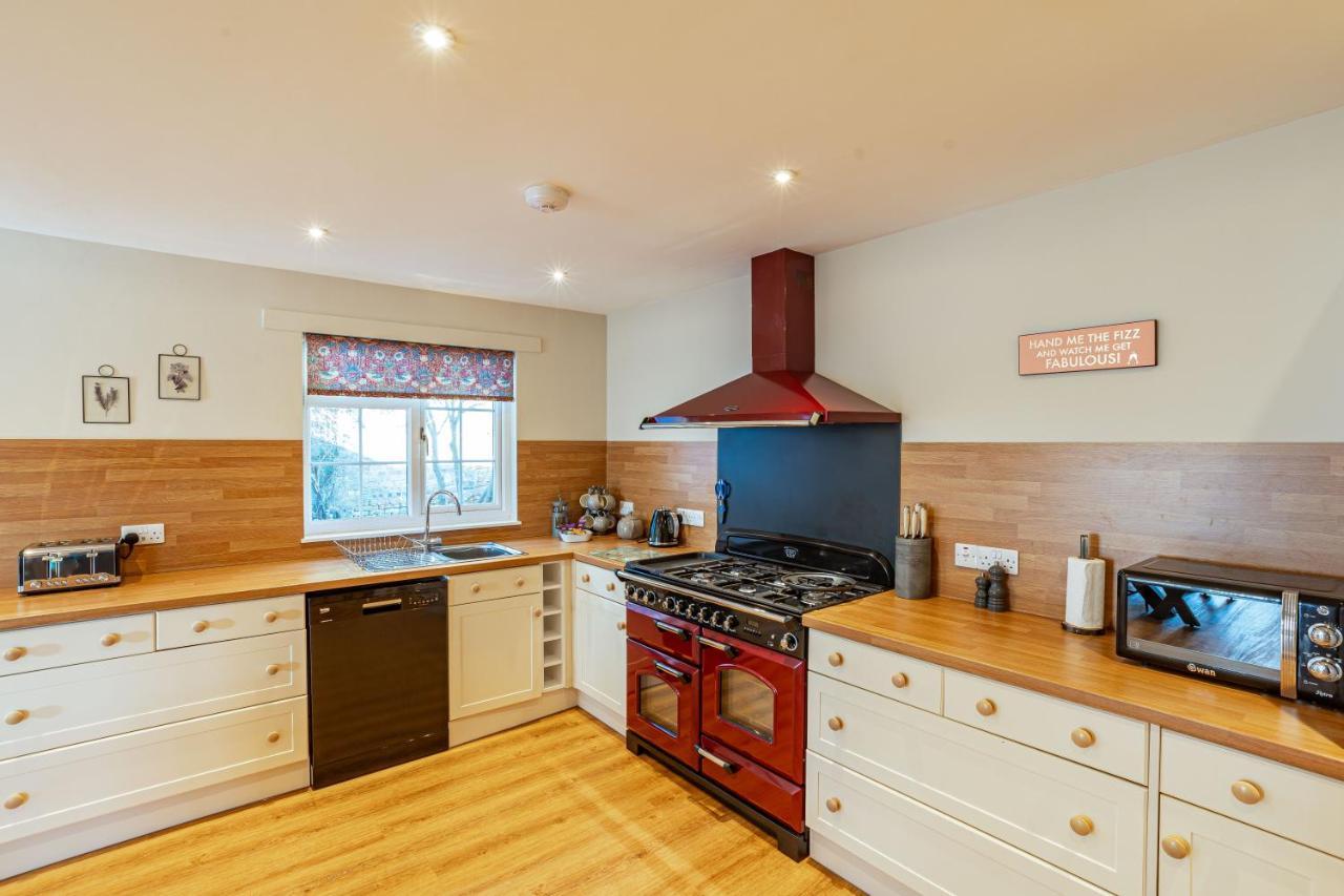 Sparrowhawk Cottage With Hot Tub Ньютон-Стьюарт Екстер'єр фото