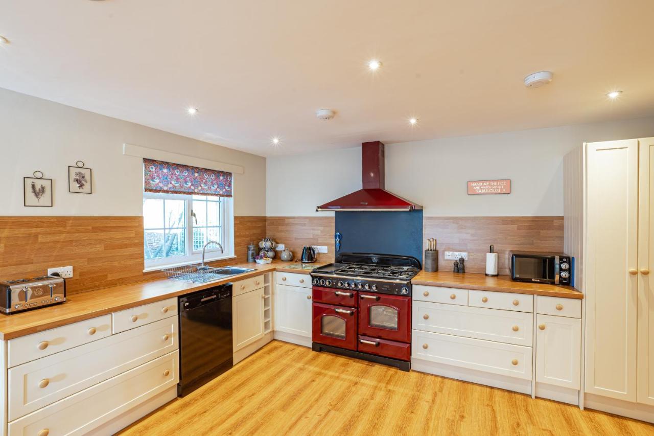 Sparrowhawk Cottage With Hot Tub Ньютон-Стьюарт Екстер'єр фото
