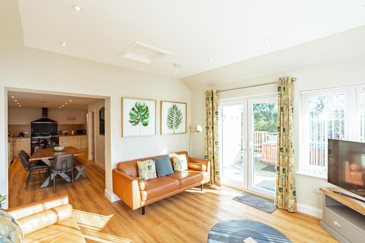 Sparrowhawk Cottage With Hot Tub Ньютон-Стьюарт Екстер'єр фото