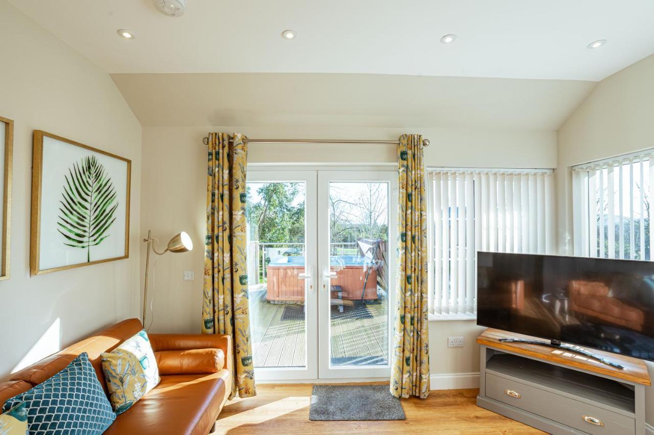 Sparrowhawk Cottage With Hot Tub Ньютон-Стьюарт Екстер'єр фото