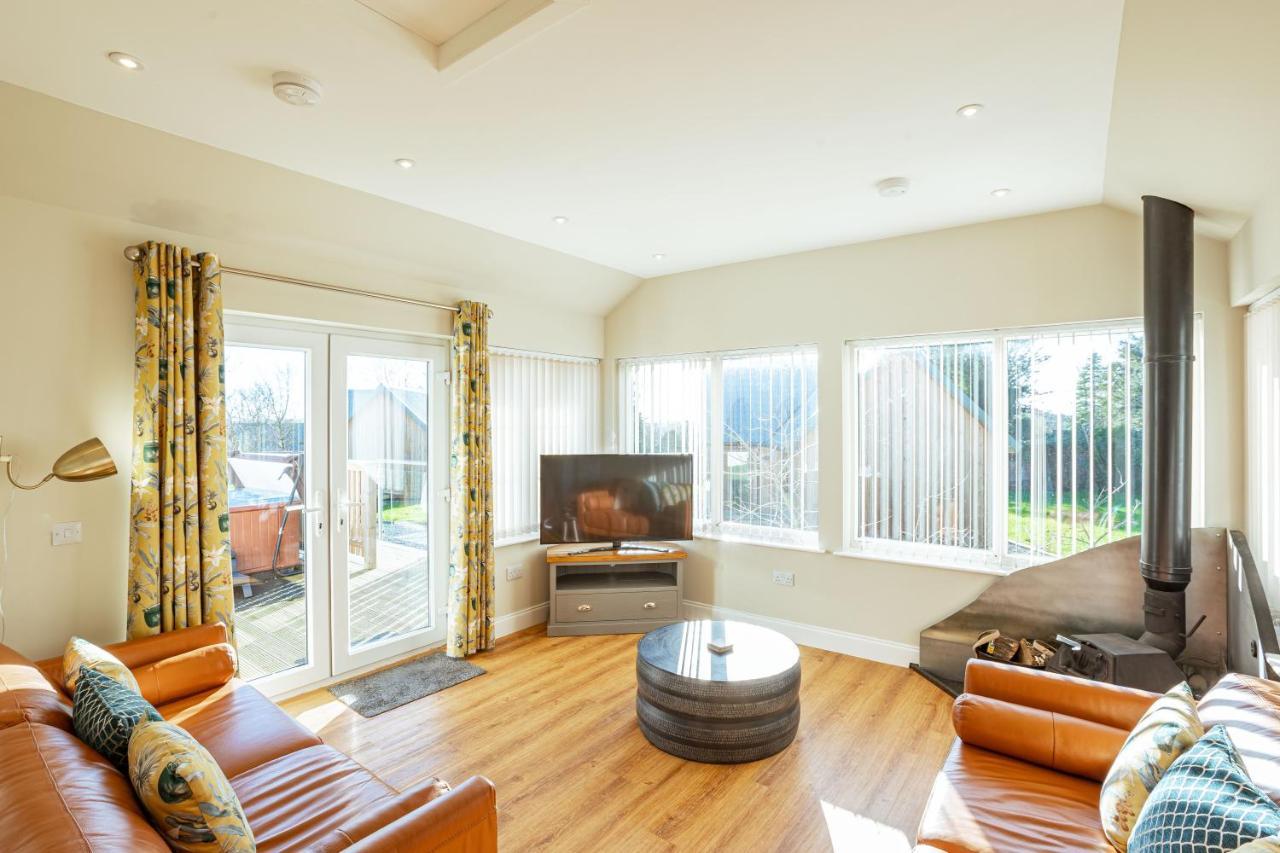 Sparrowhawk Cottage With Hot Tub Ньютон-Стьюарт Екстер'єр фото